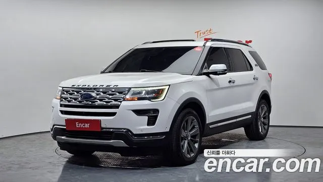Ford Explorer 2019 — фото 1