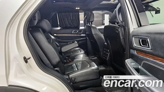 Ford Explorer 2019 — фото 17