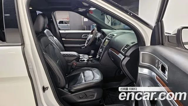 Ford Explorer 2019 — фото 16