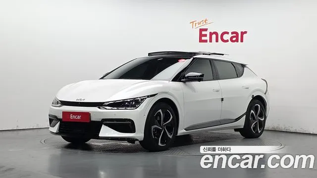 Kia EV6 2023 — фото 1