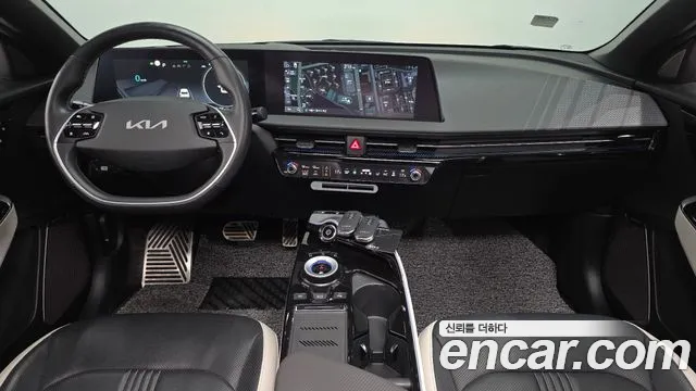 Kia EV6 2023 — фото 10