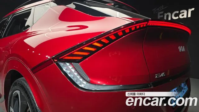 Kia EV6 2022 — фото 9