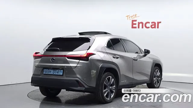 Lexus UX 2022 — фото 1