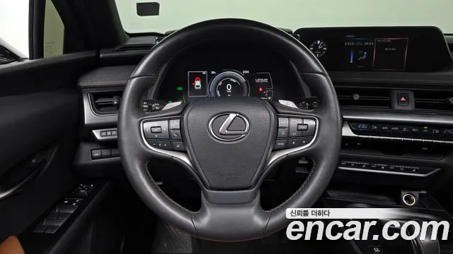 Lexus UX 2022 — фото 18