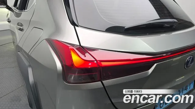 Lexus UX 2022 — фото 8