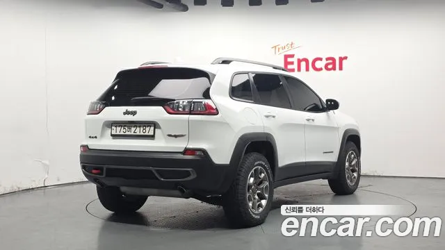 Jeep Cherokee 2021 — фото 2