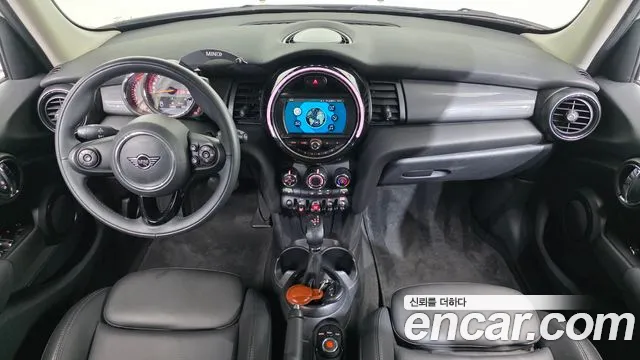 Mini Cooper 2019 — фото 10
