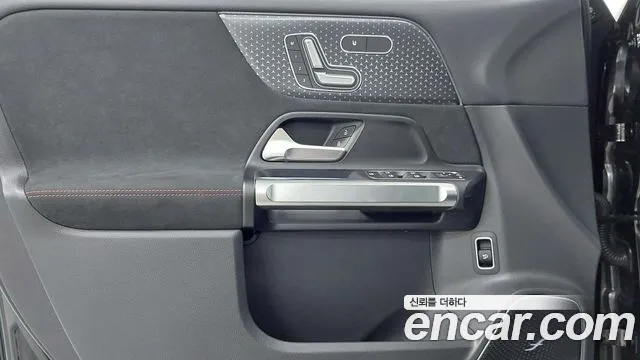 Mercedes-Benz EQB 2026 — фото 15