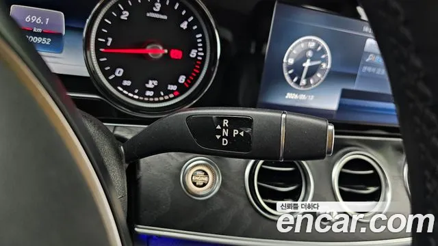 Mercedes-Benz E-Class 2017 — фото 9