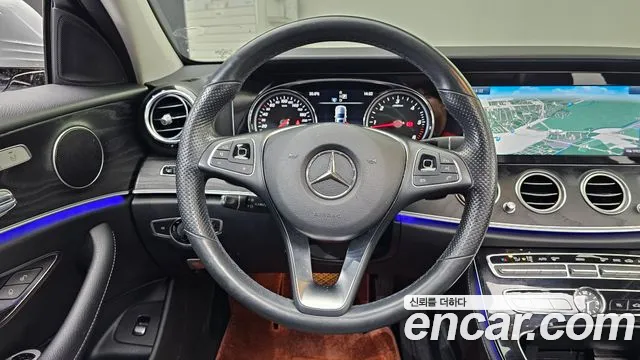 Mercedes-Benz E-Class 2017 — фото 13