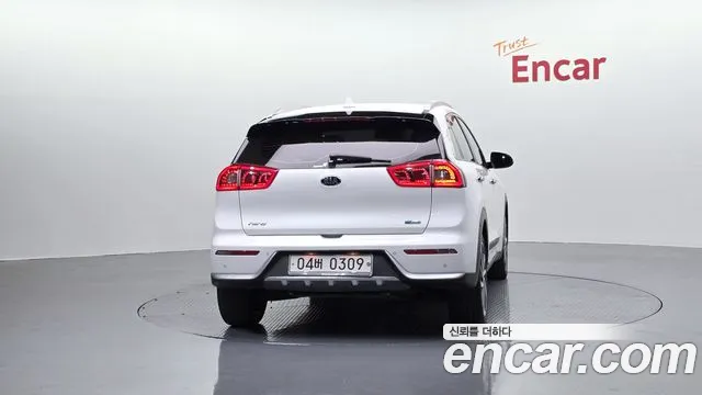 Kia Niro 2017 — фото 4