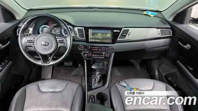 Kia Niro 2017 — фото 10