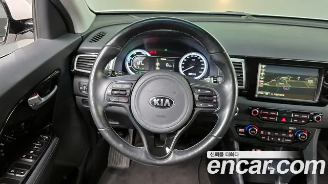 Kia Niro 2017 — фото 19