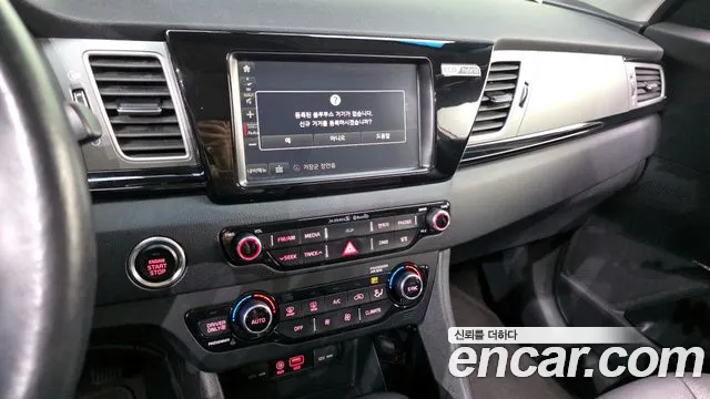 Kia Niro 2017 — фото 20