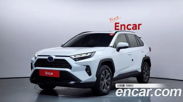 Toyota RAV4 2024 — фото 1
