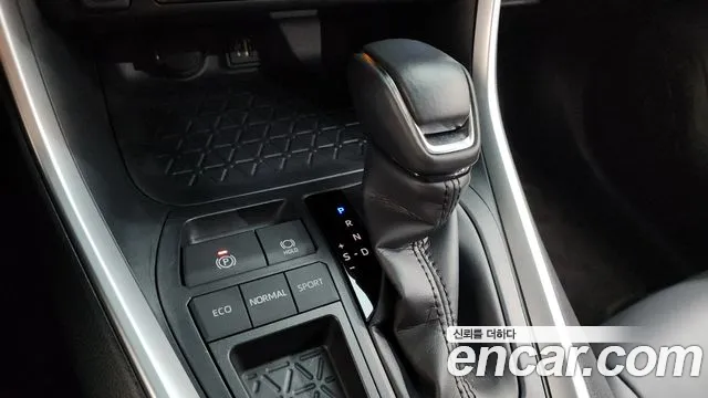 Toyota RAV4 2024 — фото 12
