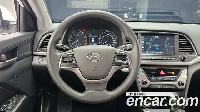 Hyundai AVANTE 2018 — фото 20