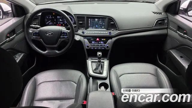 Hyundai AVANTE 2017 — фото 10