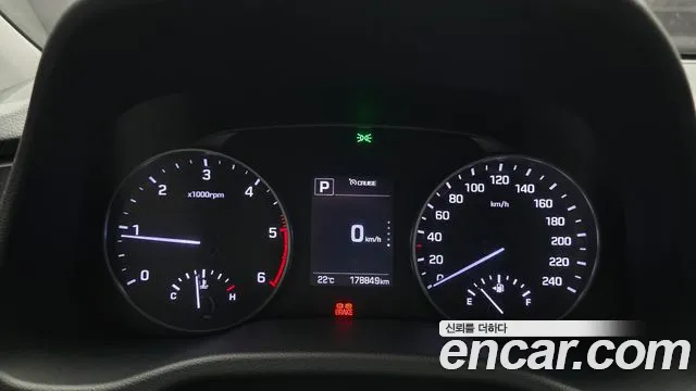 Hyundai AVANTE 2017 — фото 11