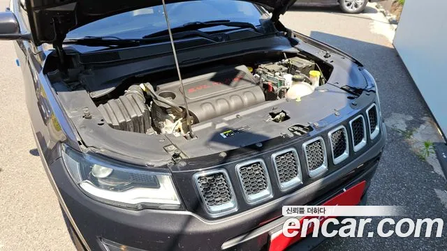Jeep Compass 2018 — фото 6