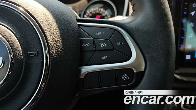 Jeep Compass 2018 — фото 15