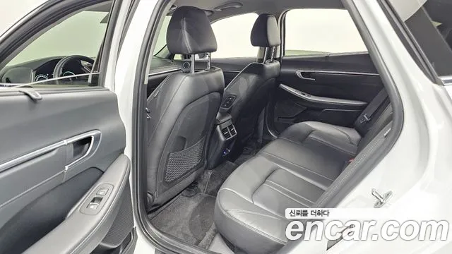 Hyundai Sonata 2022 — фото 18