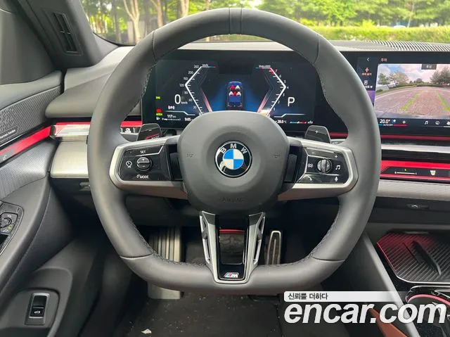 BMW 5-Series 2025 — фото 13