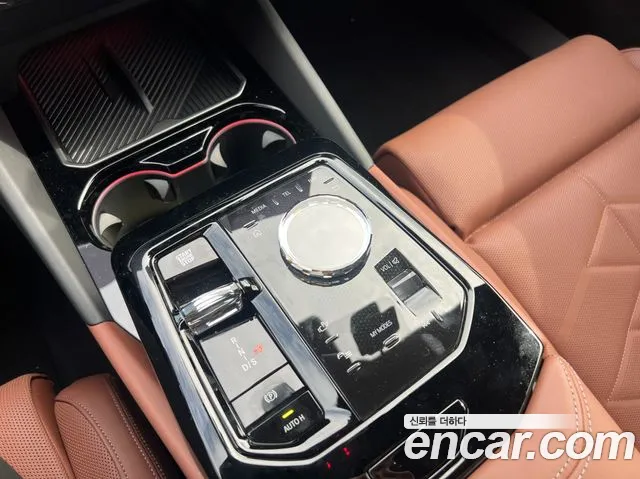BMW 5-Series 2025 — фото 14