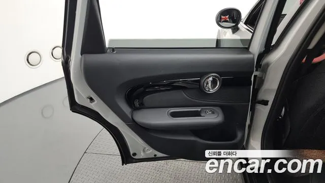Mini Clubman 2022 — фото 15