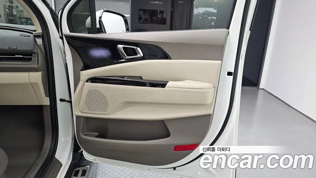 Kia Canival 2023 — фото 15