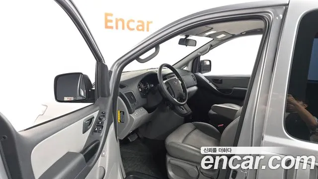 Hyundai Starex 2021 — фото 13