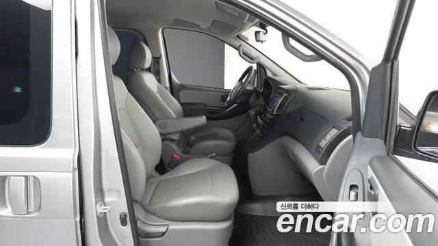 Hyundai Starex 2021 — фото 17