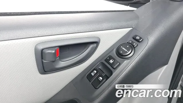 Hyundai Starex 2021 — фото 30