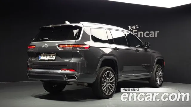 Jeep Cherokee 2023 — фото 2
