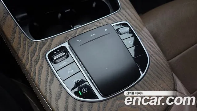 Mercedes-Benz E-Class 2021 — фото 29