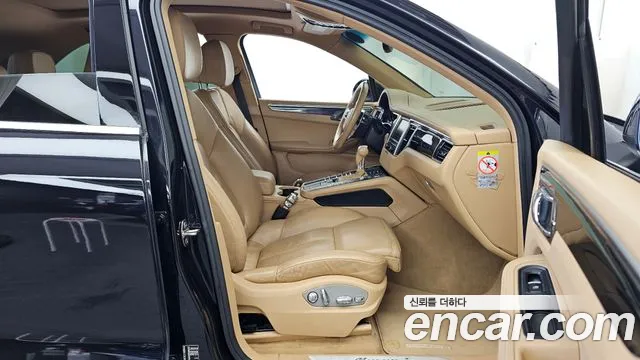 Porsche Macan 2015 — фото 11
