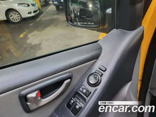 Hyundai Starex 2014 — фото 16