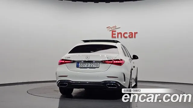 Mercedes-Benz C-Class 2023 — фото 4