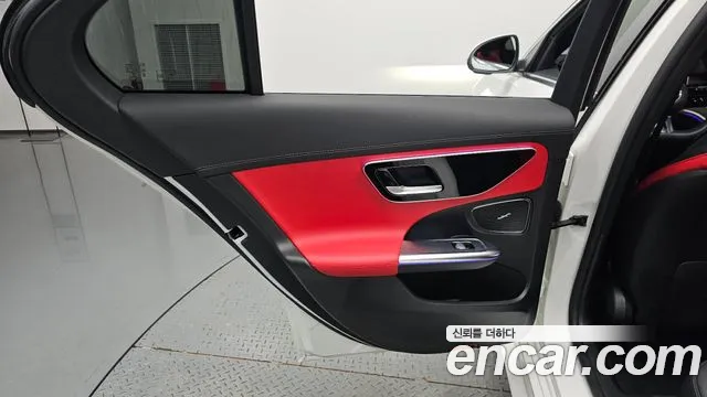 Mercedes-Benz C-Class 2023 — фото 15