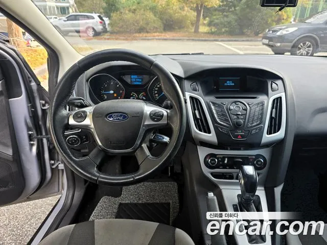Ford Focus 2014 — фото 9
