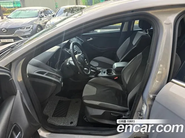 Ford Focus 2014 — фото 10