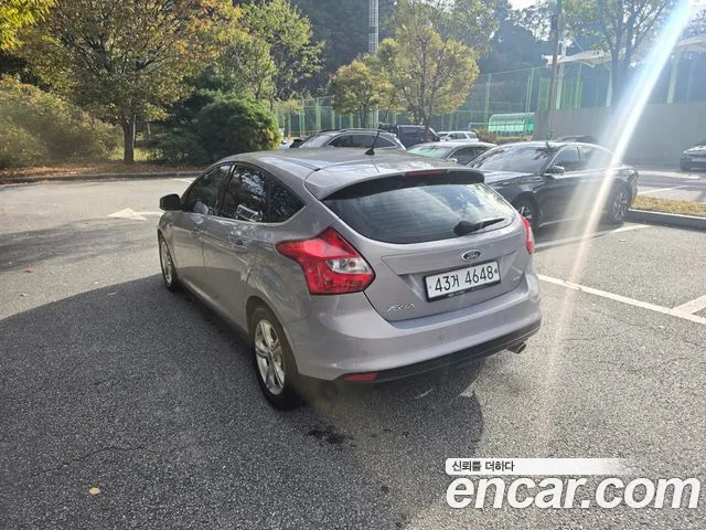 Ford Focus 2014 — фото 19