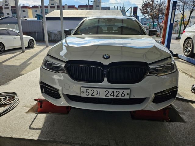 BMW 5-Series 2018 — фото осмотра 1