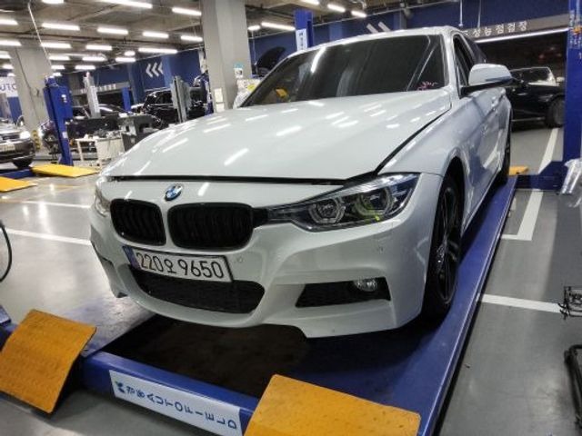 BMW 3-Series 2018 — фото осмотра 1