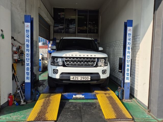 Land Rover Discovery 2015 — фото осмотра 1