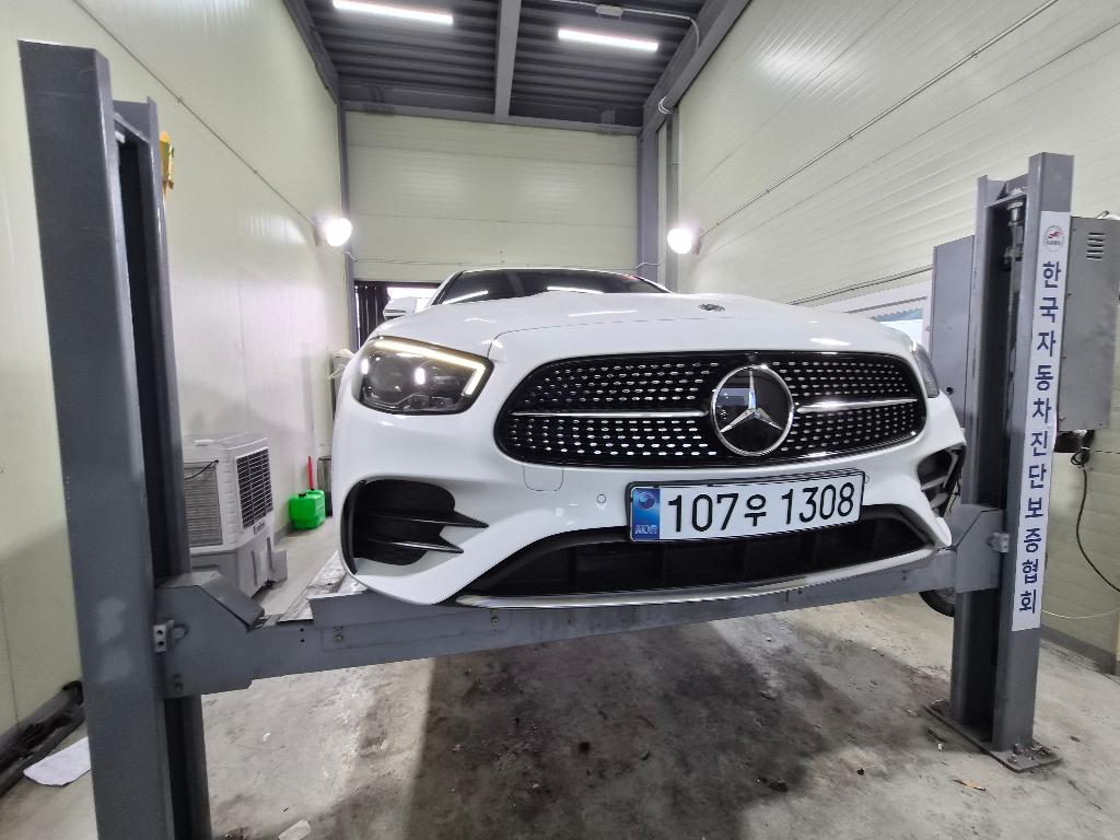 Mercedes-Benz E-Class 2021 — фото осмотра 1