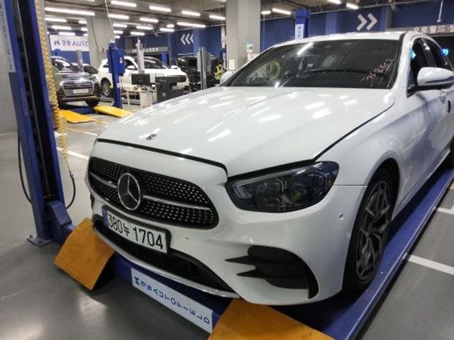 Mercedes-Benz E-Class 2021 — фото осмотра 1
