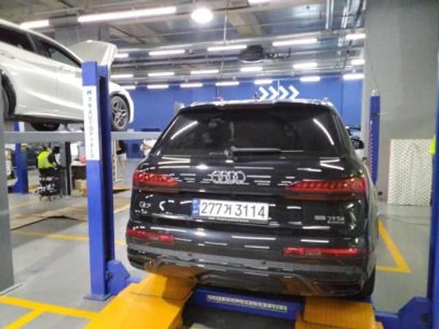 Audi Q7 2023 — фото осмотра 2
