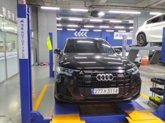 Audi Q7 2023 — фото осмотра 1