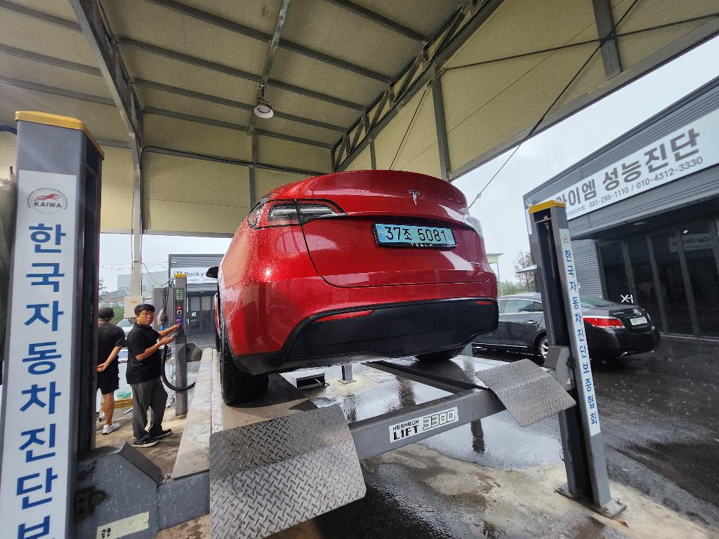 Tesla Model Y 2023 — фото осмотра 2